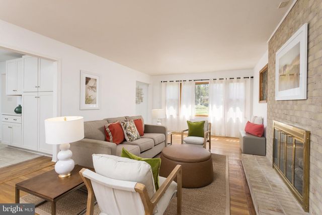 4 COLLINGWOOD GARTH, Phoenix, MD 21131