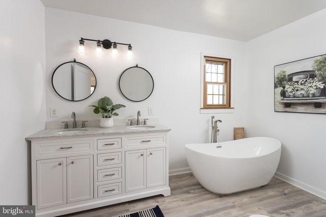 4 COLLINGWOOD GARTH, Phoenix, MD 21131