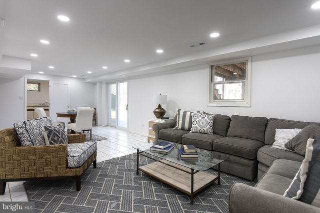 4 COLLINGWOOD GARTH, Phoenix, MD 21131