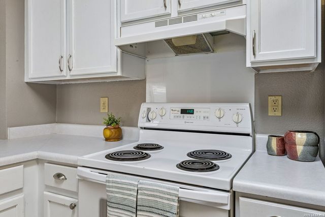 3046 SOLITAIRE HL, San Antonio, TX 78247