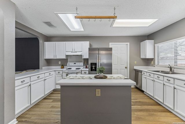 3046 SOLITAIRE HL, San Antonio, TX 78247