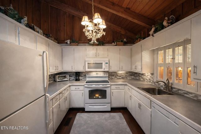 139 Windsor Rd, Crossville, TN 38558