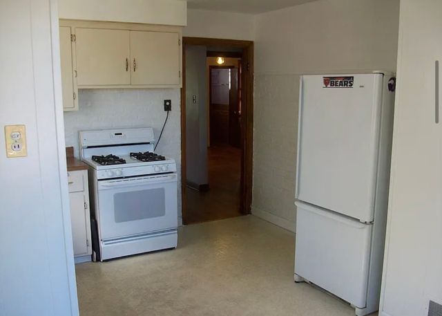 2433 S Keystone Avenue, North Riverside, IL 60546