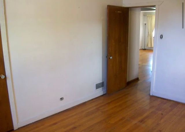 2433 S Keystone Avenue, North Riverside, IL 60546