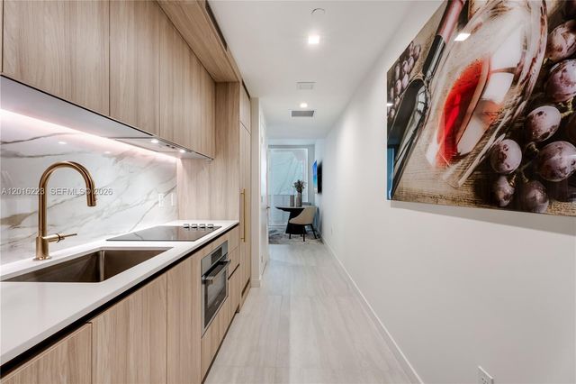 77 SE 5th Street 3605, Miami, FL 33131
