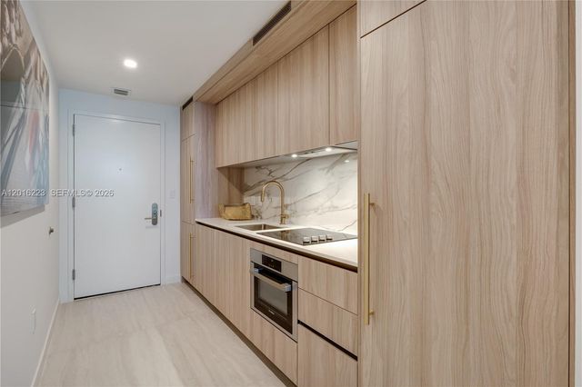 77 SE 5th Street 3605, Miami, FL 33131
