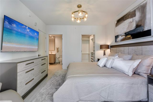 77 SE 5th Street 3605, Miami, FL 33131