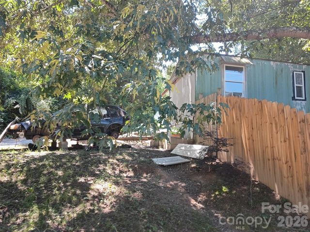 2 Jasmine Park Place, Candler, NC 28715