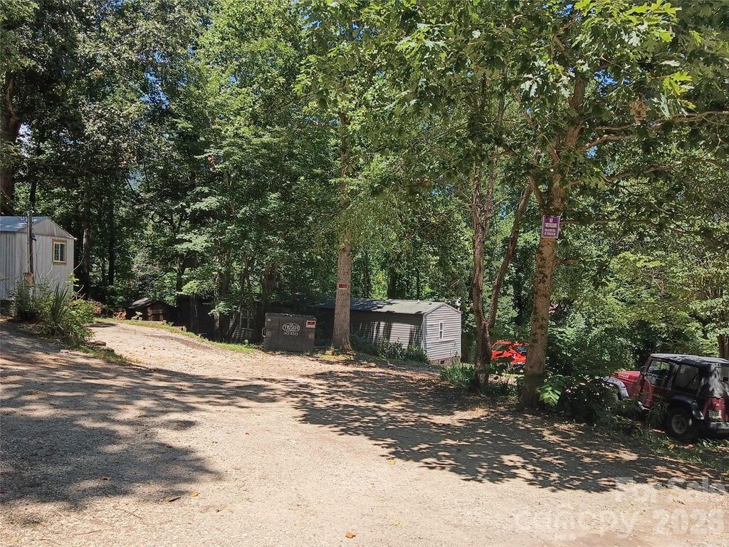 2 Jasmine Park Place, Candler, NC 28715