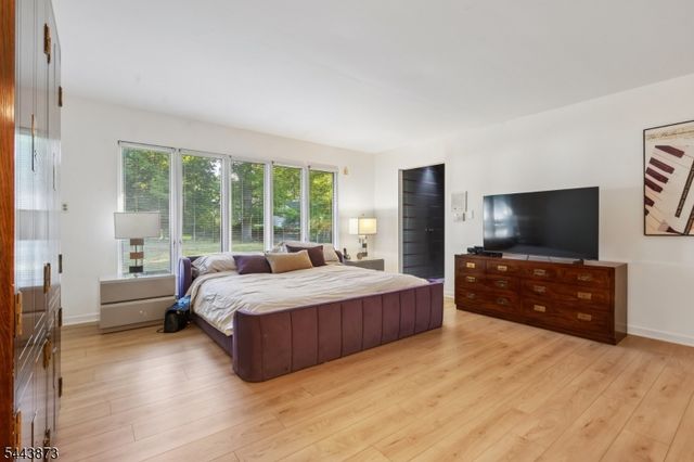 46 Calvert Ave West, Edison Twp., NJ 08820