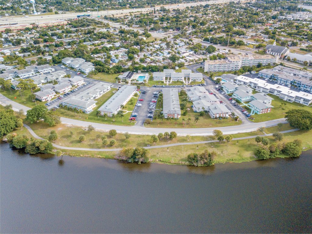 1980 Sunset Avenue 19, Lake Worth Beach, FL 33461