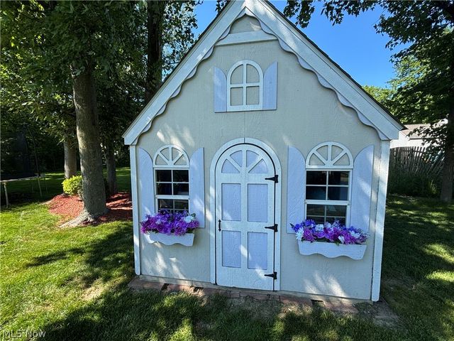 695 Meadowlark Road, Painesville, OH 44077