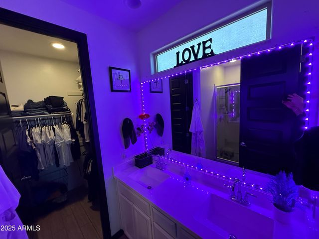 8956 W SOLANO Drive, Glendale, AZ 85305