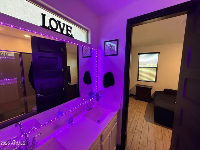 8956 W SOLANO Drive, Glendale, AZ 85305