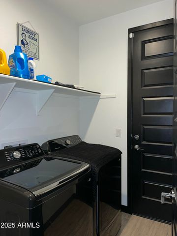 8956 W SOLANO Drive, Glendale, AZ 85305