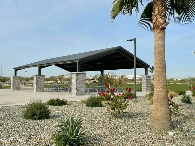 8956 W SOLANO Drive, Glendale, AZ 85305