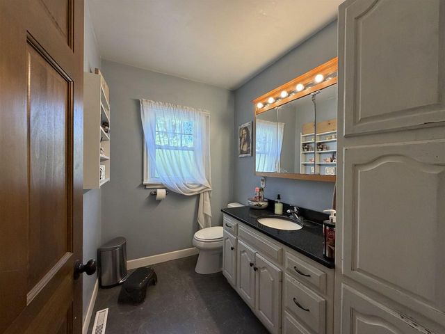 416 W FULTON STREET, Waupaca, WI 54981