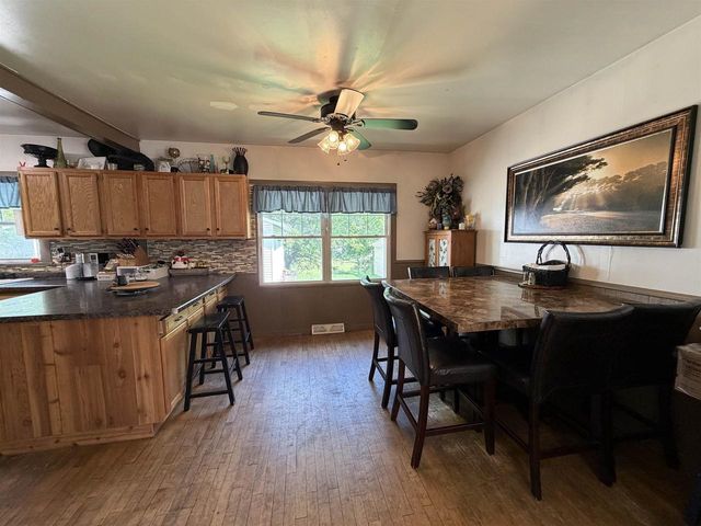 416 W FULTON STREET, Waupaca, WI 54981