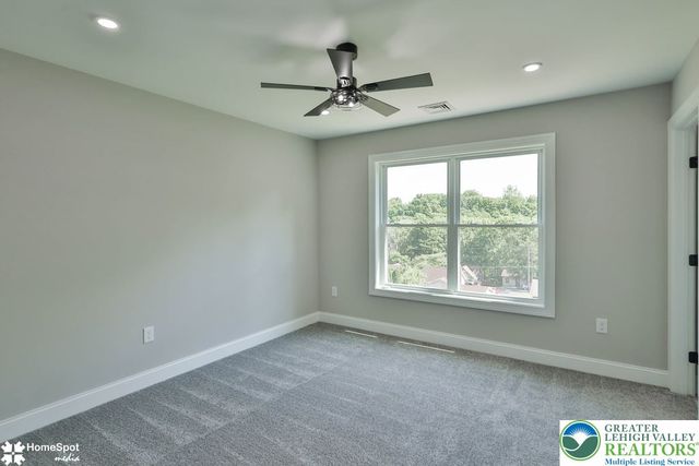 2212 Skyline Drive, Washington Twp, PA 18080