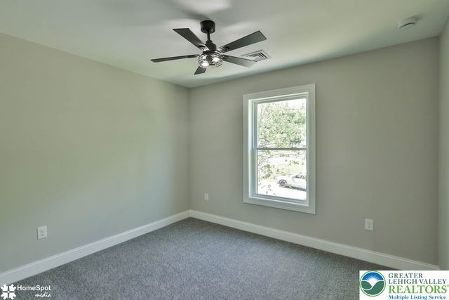 2212 Skyline Drive, Washington Twp, PA 18080