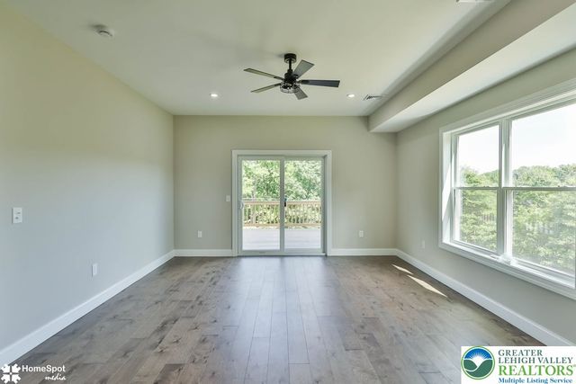 2212 Skyline Drive, Washington Twp, PA 18080