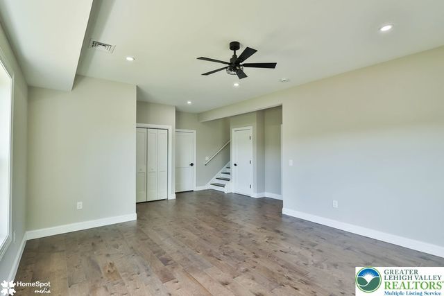 2212 Skyline Drive, Washington Twp, PA 18080
