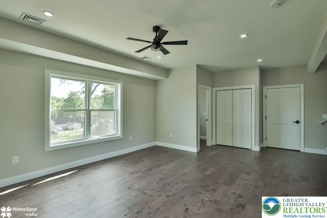 2212 Skyline Drive, Washington Twp, PA 18080
