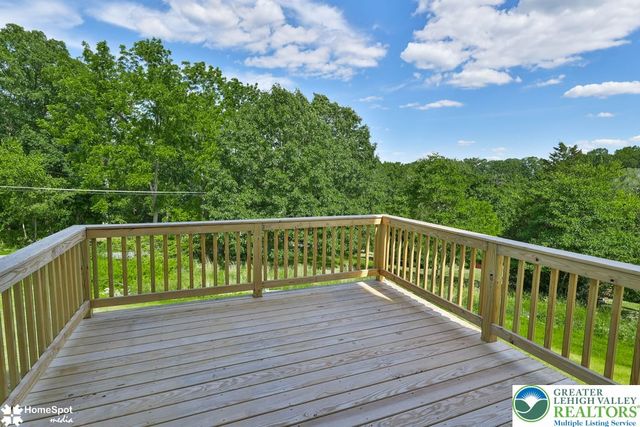 2212 Skyline Drive, Washington Twp, PA 18080