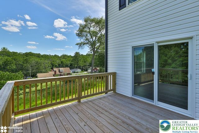 2212 Skyline Drive, Washington Twp, PA 18080