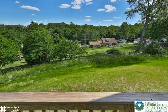2212 Skyline Drive, Washington Twp, PA 18080