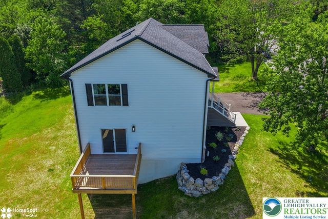 2212 Skyline Drive, Washington Twp, PA 18080