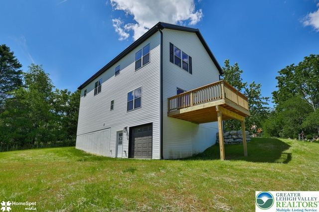 2212 Skyline Drive, Washington Twp, PA 18080