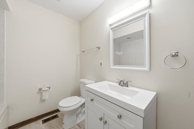 831 Violet Lane, Matteson, IL 60443