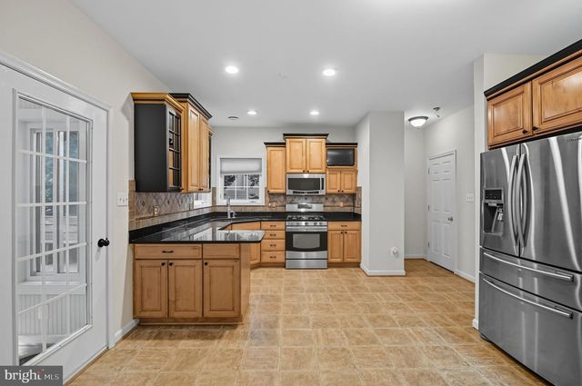 121 WATERSIDE LN, Cross Junction, VA 22625