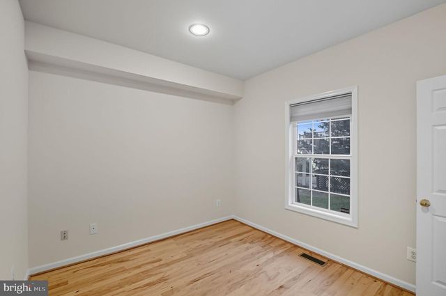 121 WATERSIDE LN, Cross Junction, VA 22625