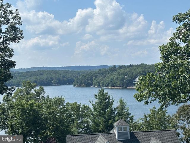 121 WATERSIDE LN, Cross Junction, VA 22625