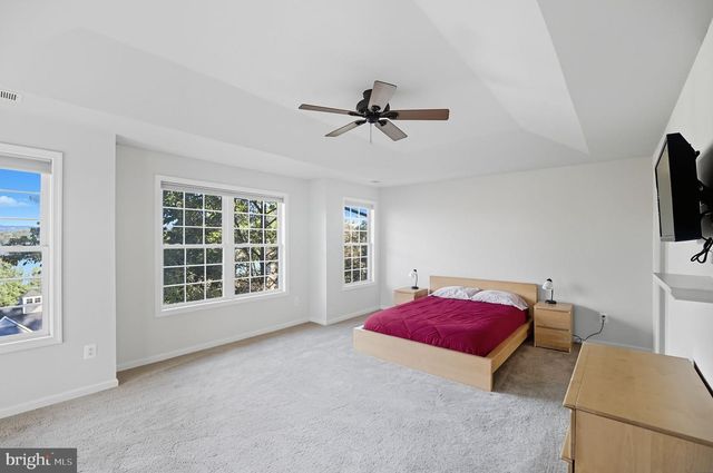 121 WATERSIDE LN, Cross Junction, VA 22625