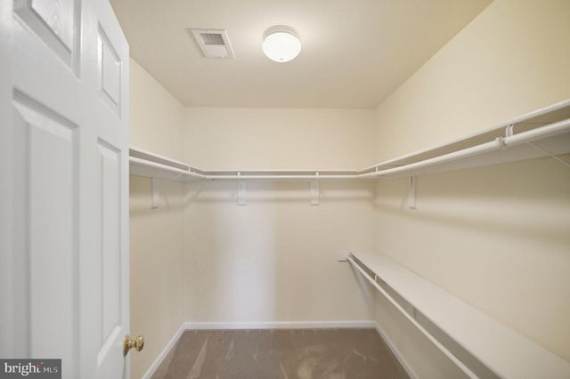 121 WATERSIDE LN, Cross Junction, VA 22625