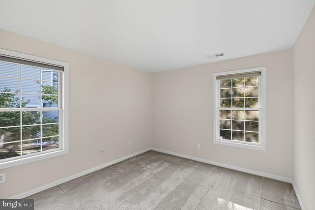 121 WATERSIDE LN, Cross Junction, VA 22625