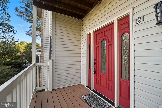 121 WATERSIDE LN, Cross Junction, VA 22625