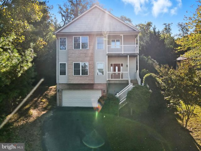 121 WATERSIDE LN, Cross Junction, VA 22625