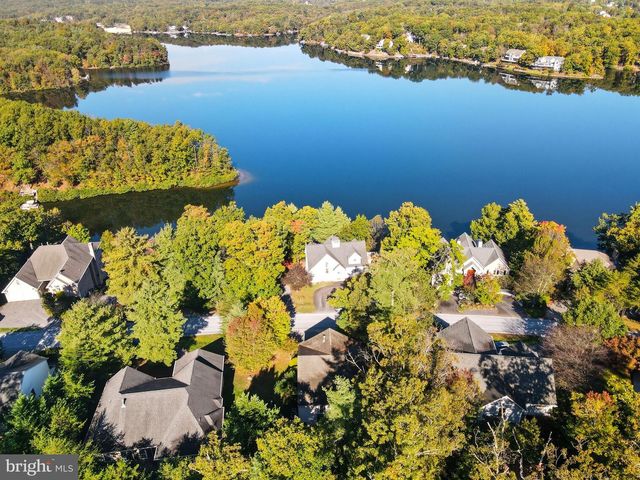 121 WATERSIDE LN, Cross Junction, VA 22625