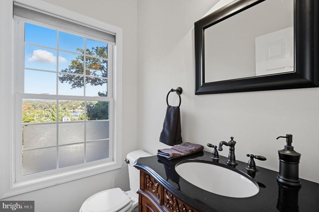 121 WATERSIDE LN, Cross Junction, VA 22625