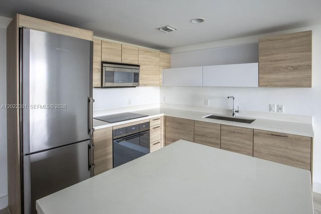 16385 N Biscayne Blvd 403, North Miami Beach, FL 33160