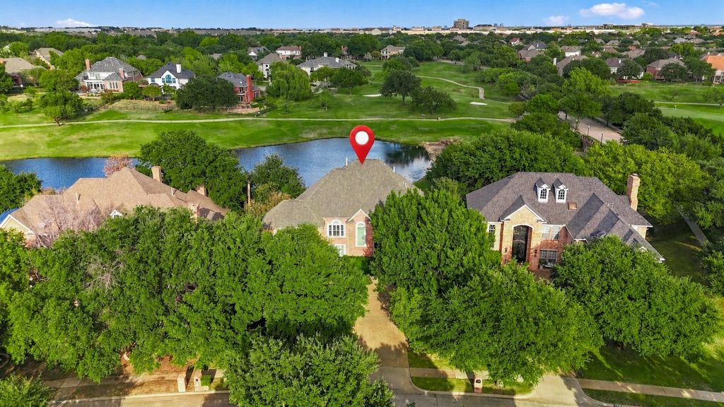2122 Clearspring Drive N, Irving, TX 75063 — photo 2