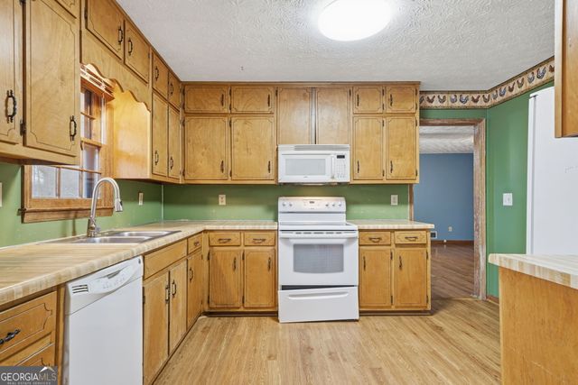 1675 Knight Circle, Loganville, GA 30052