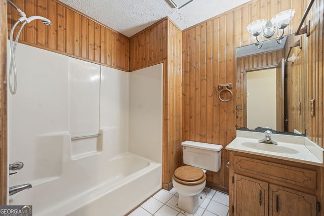 1675 Knight Circle, Loganville, GA 30052