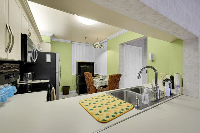 10369 NW 24th Place 402, Sunrise, FL 33322