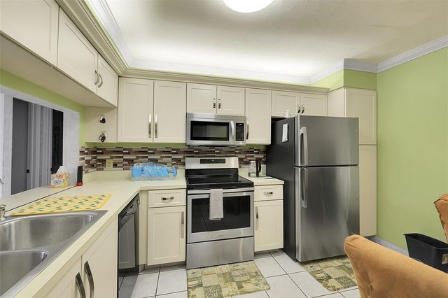 10369 NW 24th Place 402, Sunrise, FL 33322