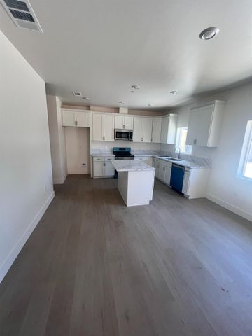 3530 26th Ave, Sacramento, CA 95820